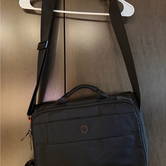 Briggs & Riley Black Messenger Bag - Picture 6 of 9